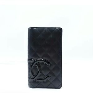 CHANEL Black Quilted Patent CC Vertical Wallet